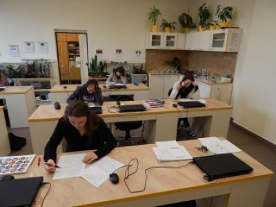 Školní kolo Biologické olympiády kategorie A a B, 17. 2. 2016, písemný test, (foto Pavel Groh)